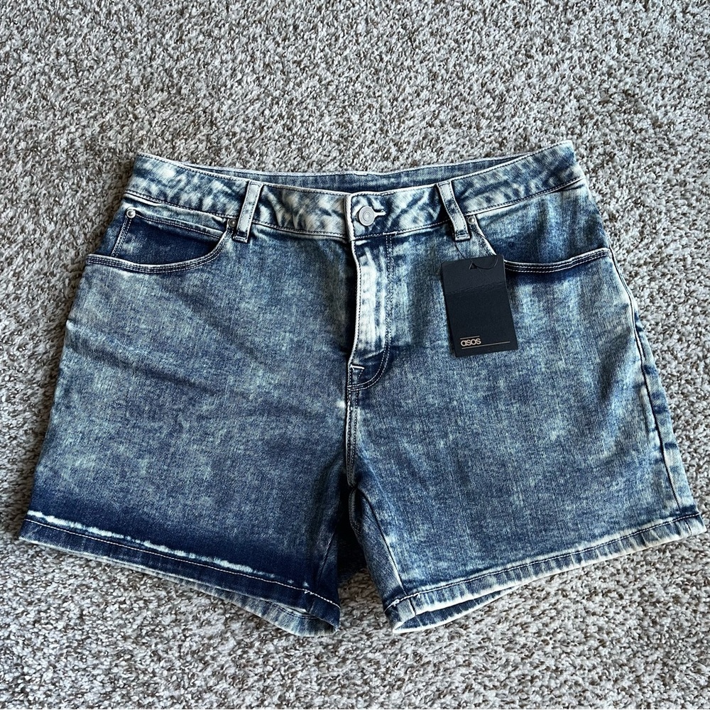 NWT Women's ASOS High Waisted Acid Wash Jean Shorts size 32W